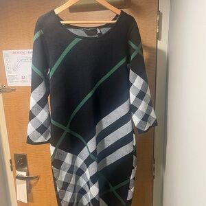 Nina Leonard Black and White Asymmetrical Sheath sweater  Dress